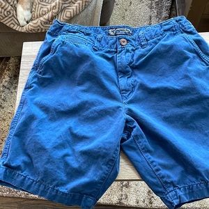 EUC mens AE shorts. No rips stains or tears.